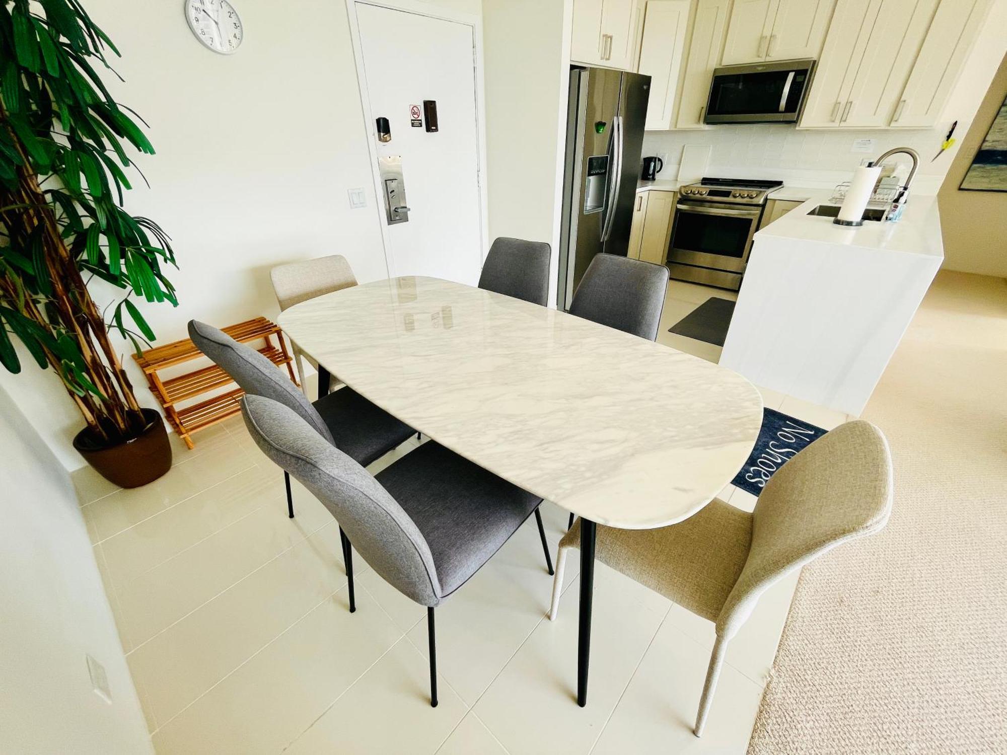 Penthouse Ocean View Two Bedroom Sleeps Eight 2607 *