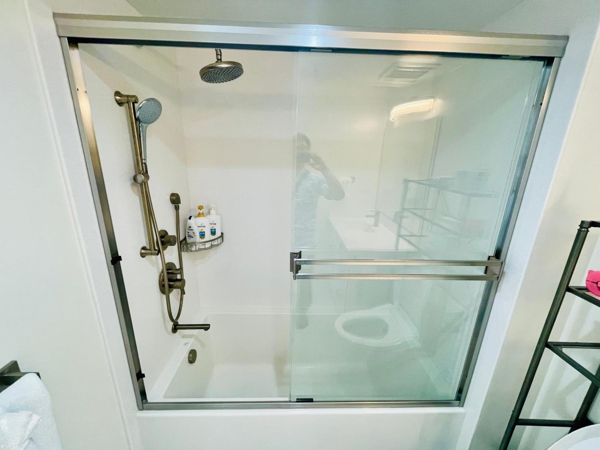 Penthouse Ocean View Two Bedroom Sleeps Eight 2607 *