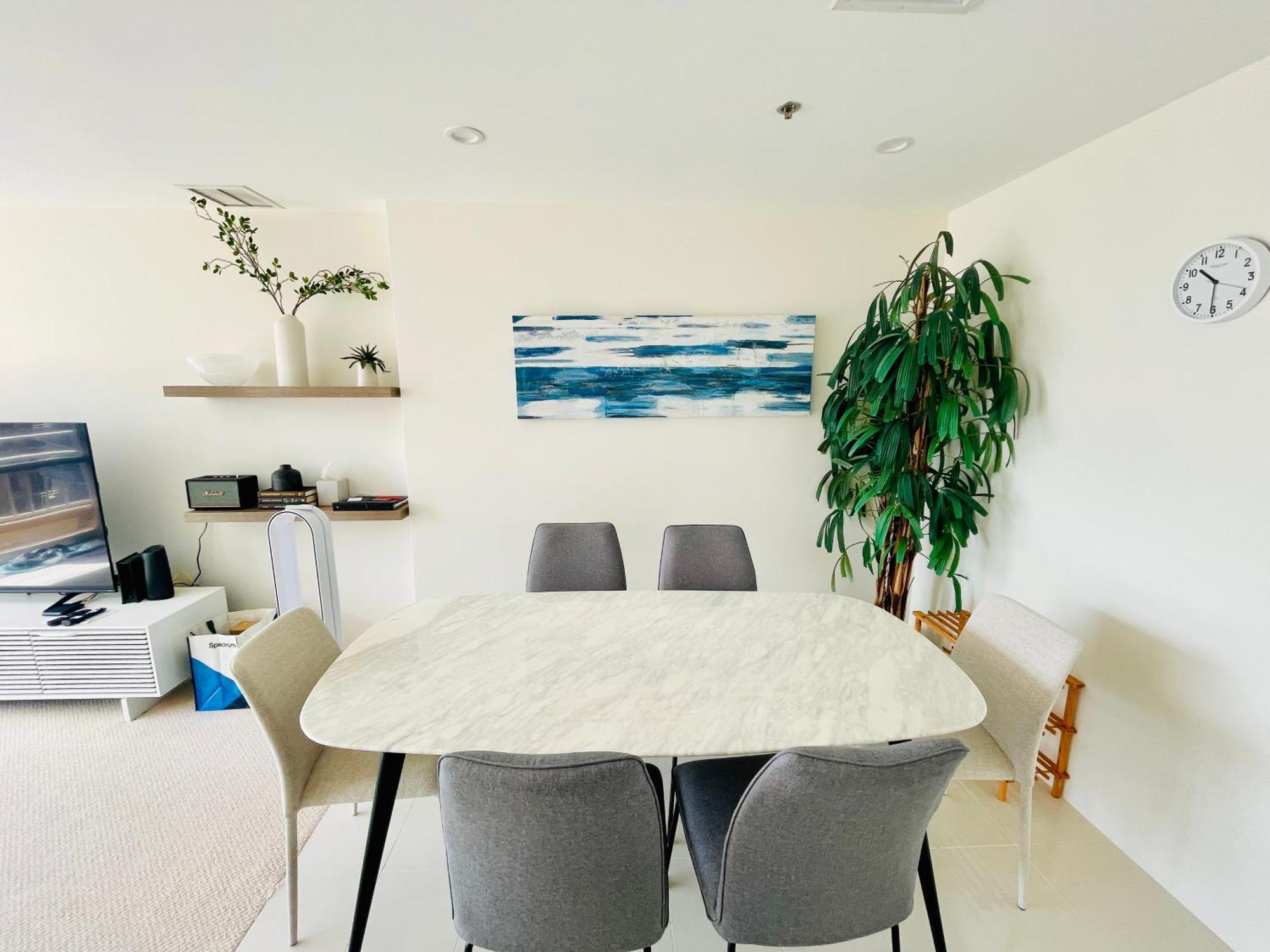 Penthouse Ocean View Two Bedroom Sleeps Eight 2607