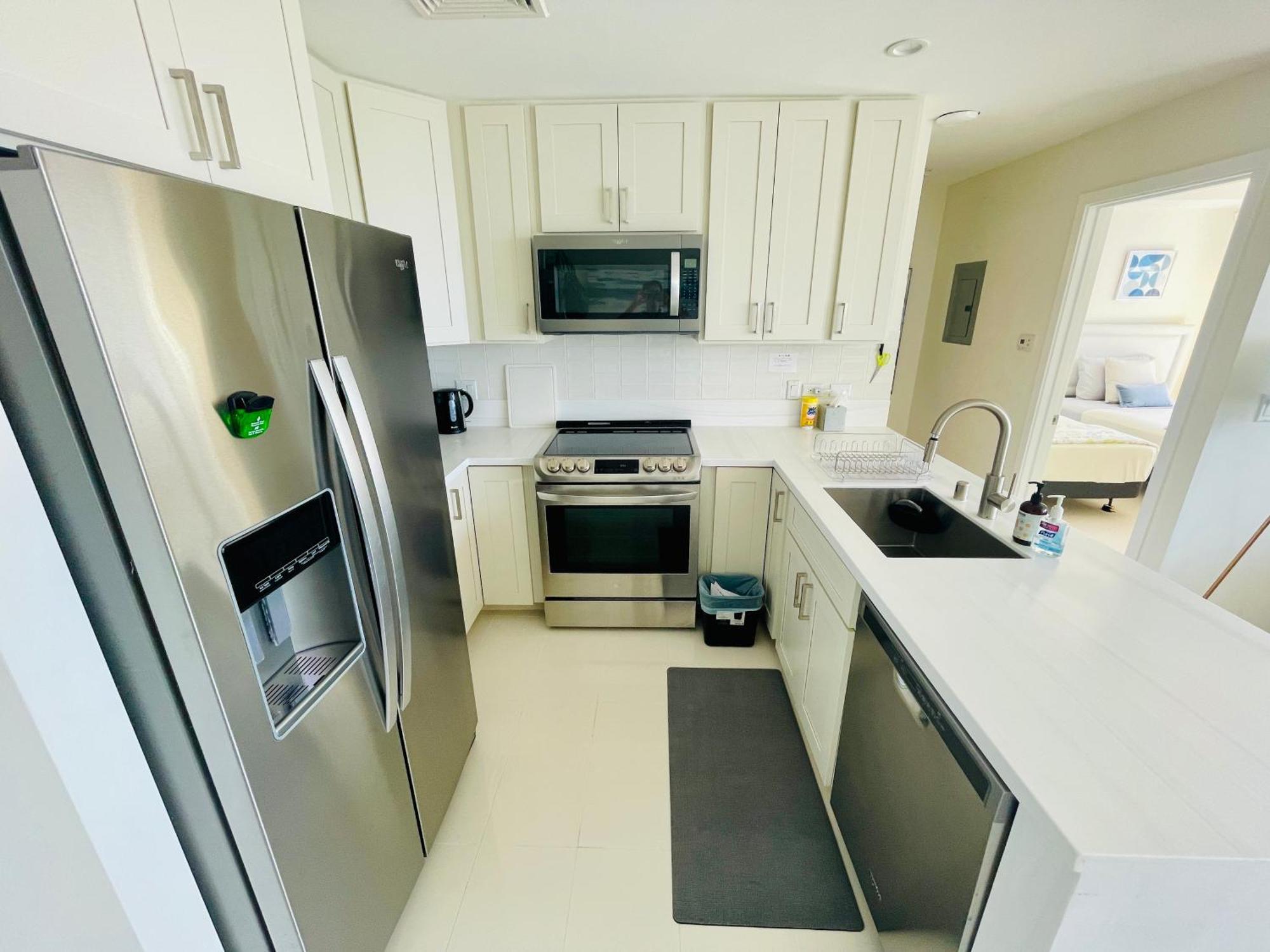 Apartment Penthouse Ocean View Two Bedroom Sleeps Eight 2607