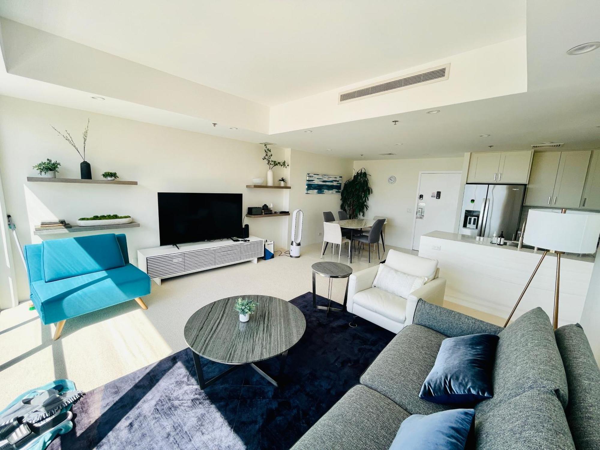 Penthouse Ocean View Two Bedroom Sleeps Eight 2607