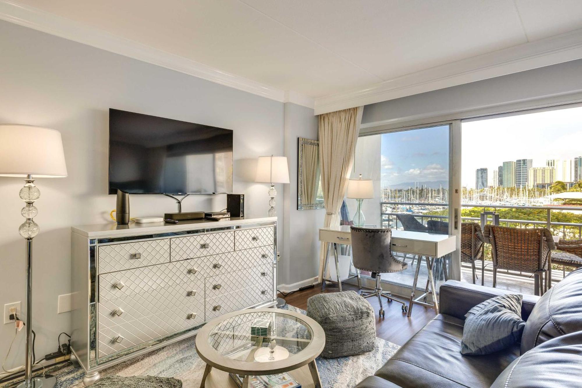 With Ocean View Parking Included! Apartment *
