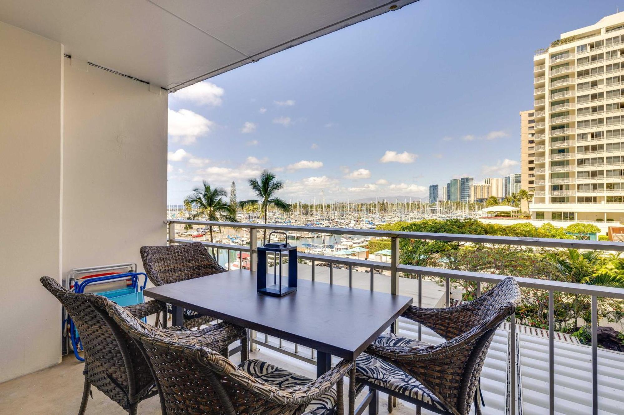 With Ocean View Parking Included! Apartment *