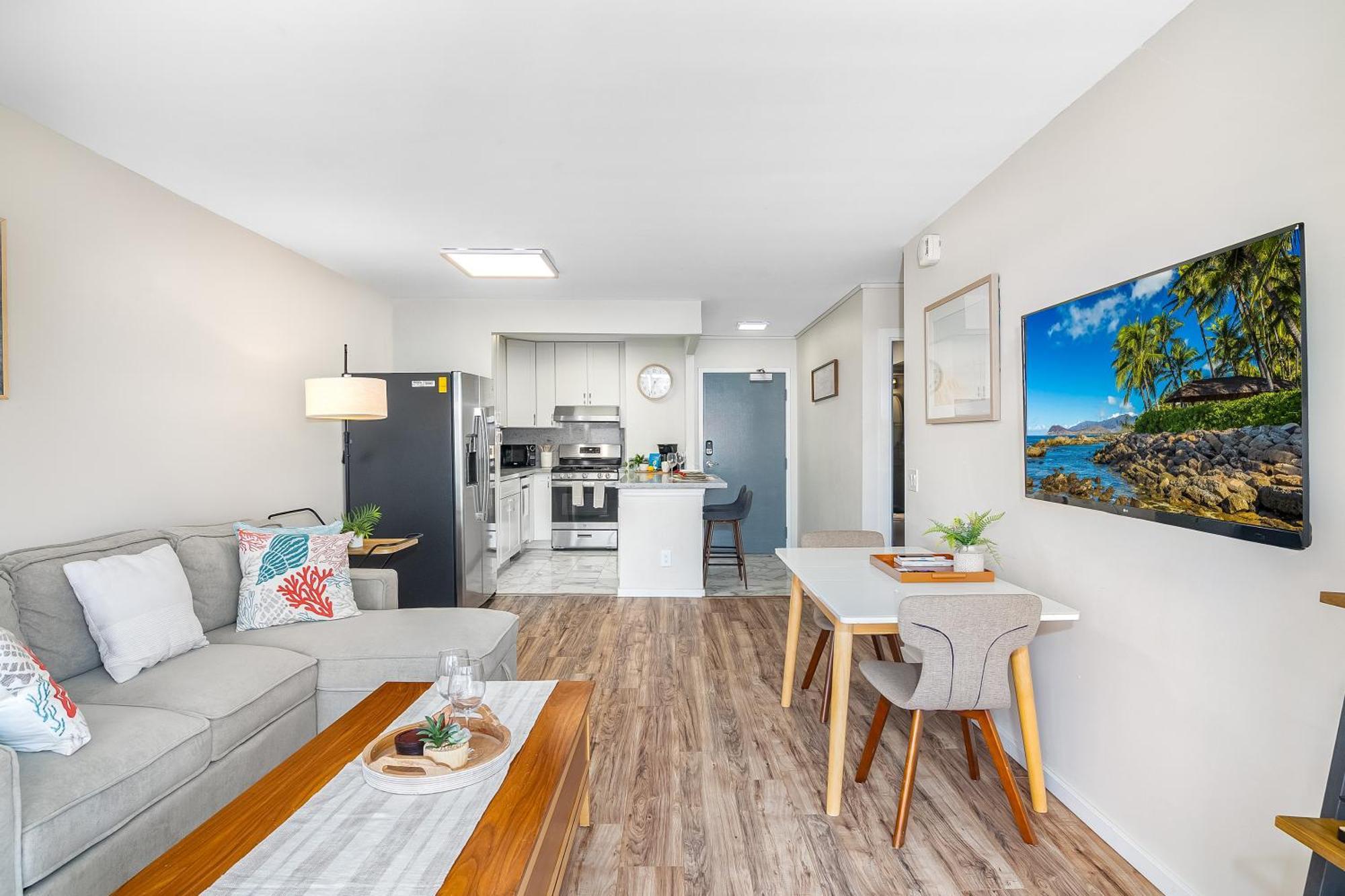 Kuhio At Waikiki 2br And 2ba Near With Parking Honolulu