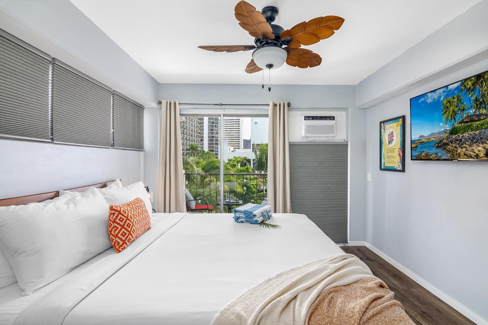 Kuhio At Waikiki 2br And 2ba Near With Parking Apartment *