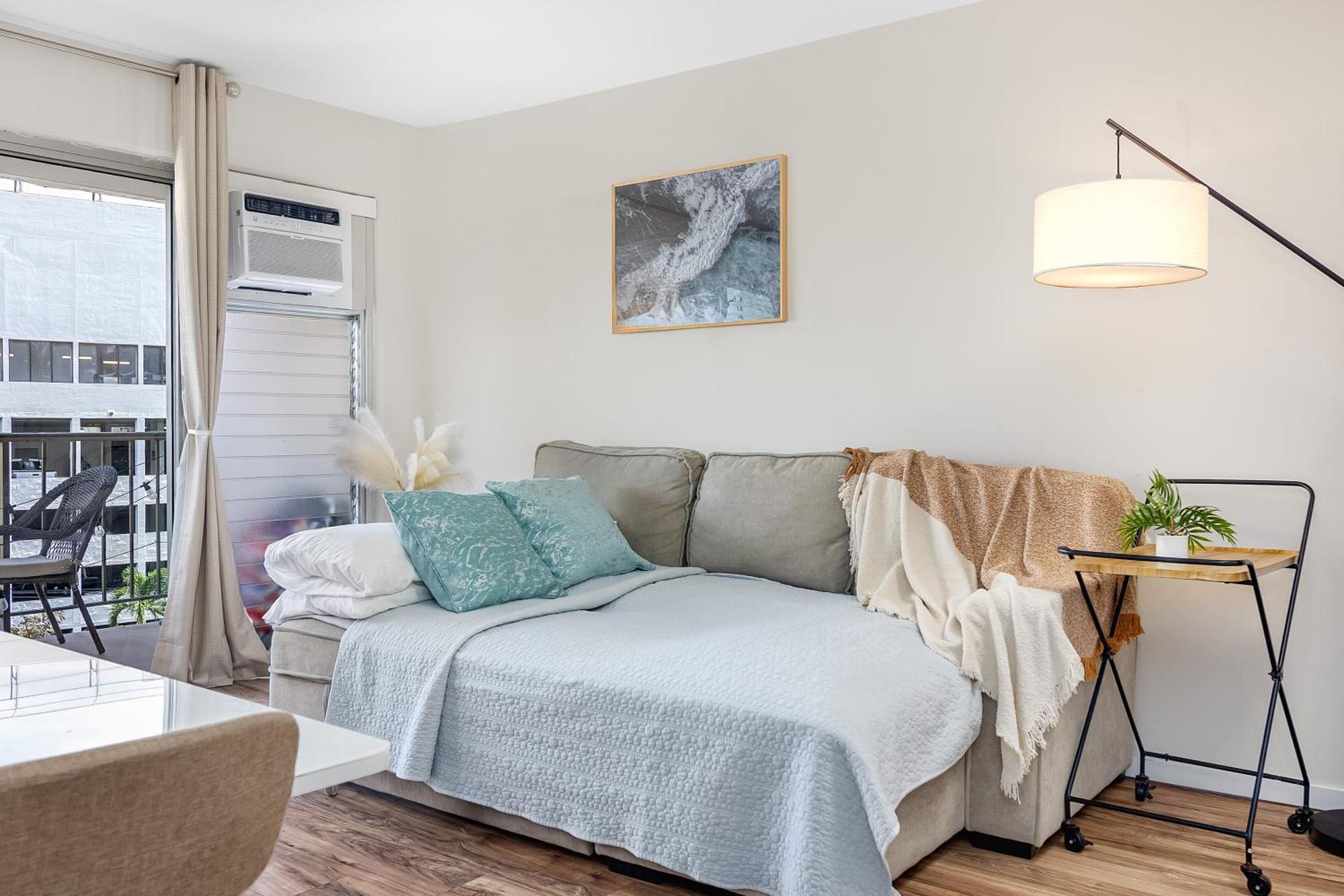 Kuhio At Waikiki 2br And 2ba Near With Parking Apartment Honolulu