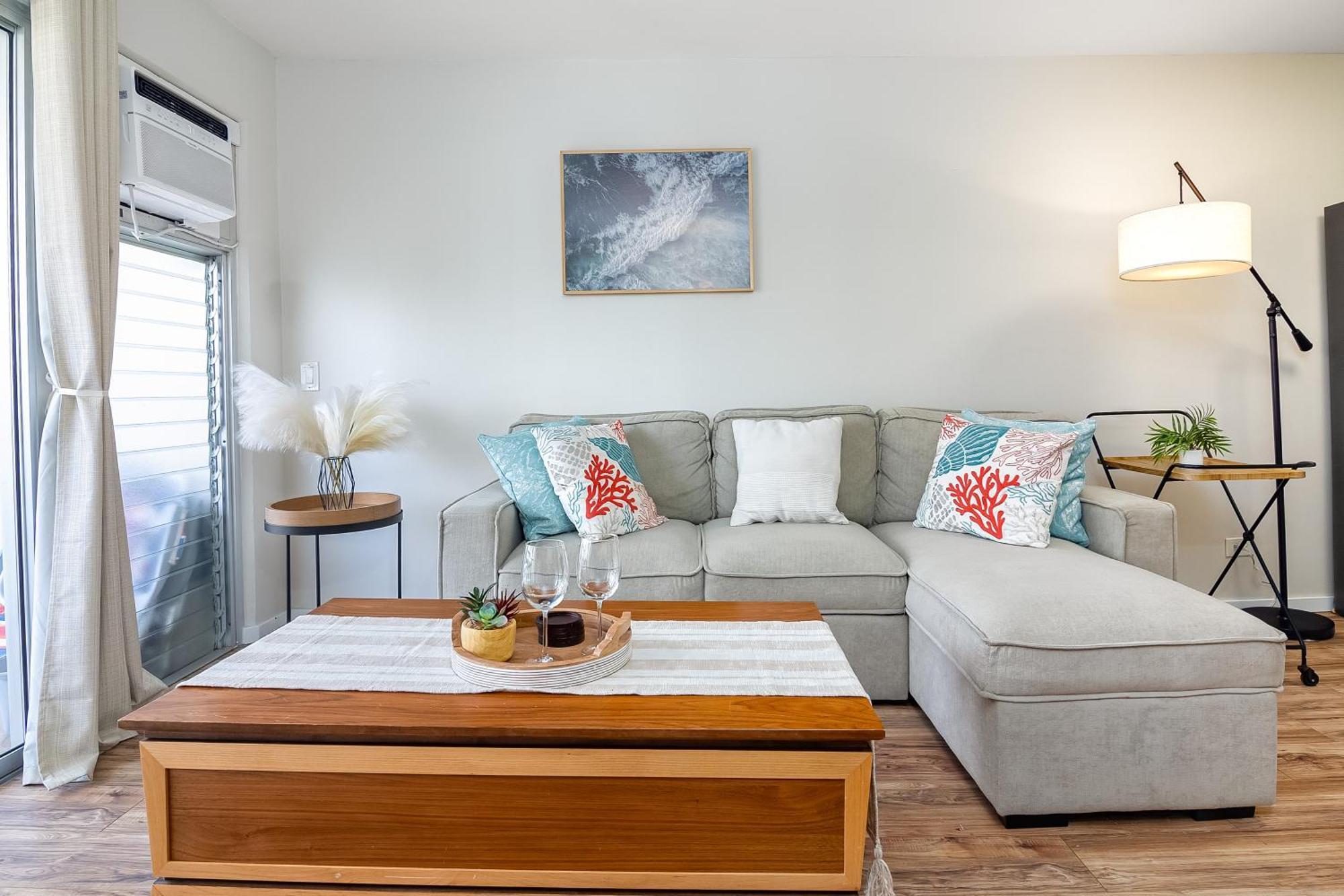 Apartment Kuhio At Waikiki 2br And 2ba Near With Parking Honolulu