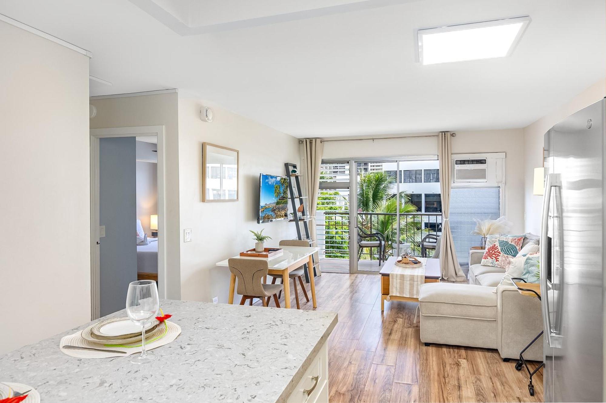 Kuhio At Waikiki 2br And 2ba Near With Parking Apartment Honolulu
