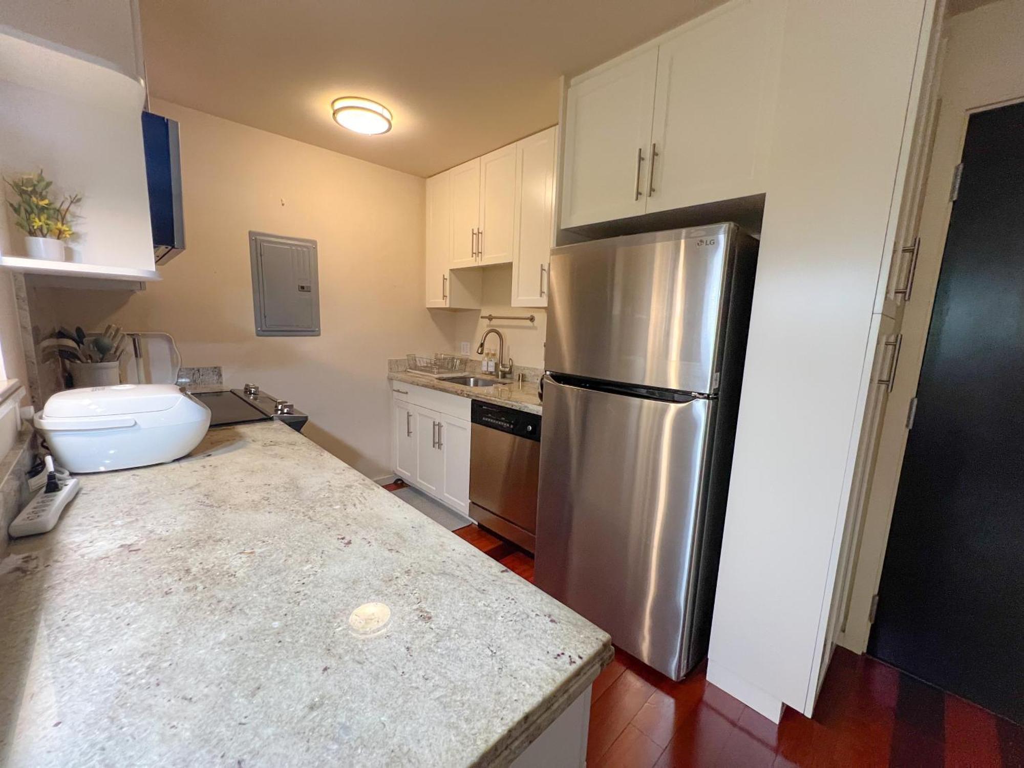 Tranquil Getaway At Waikiki Cove