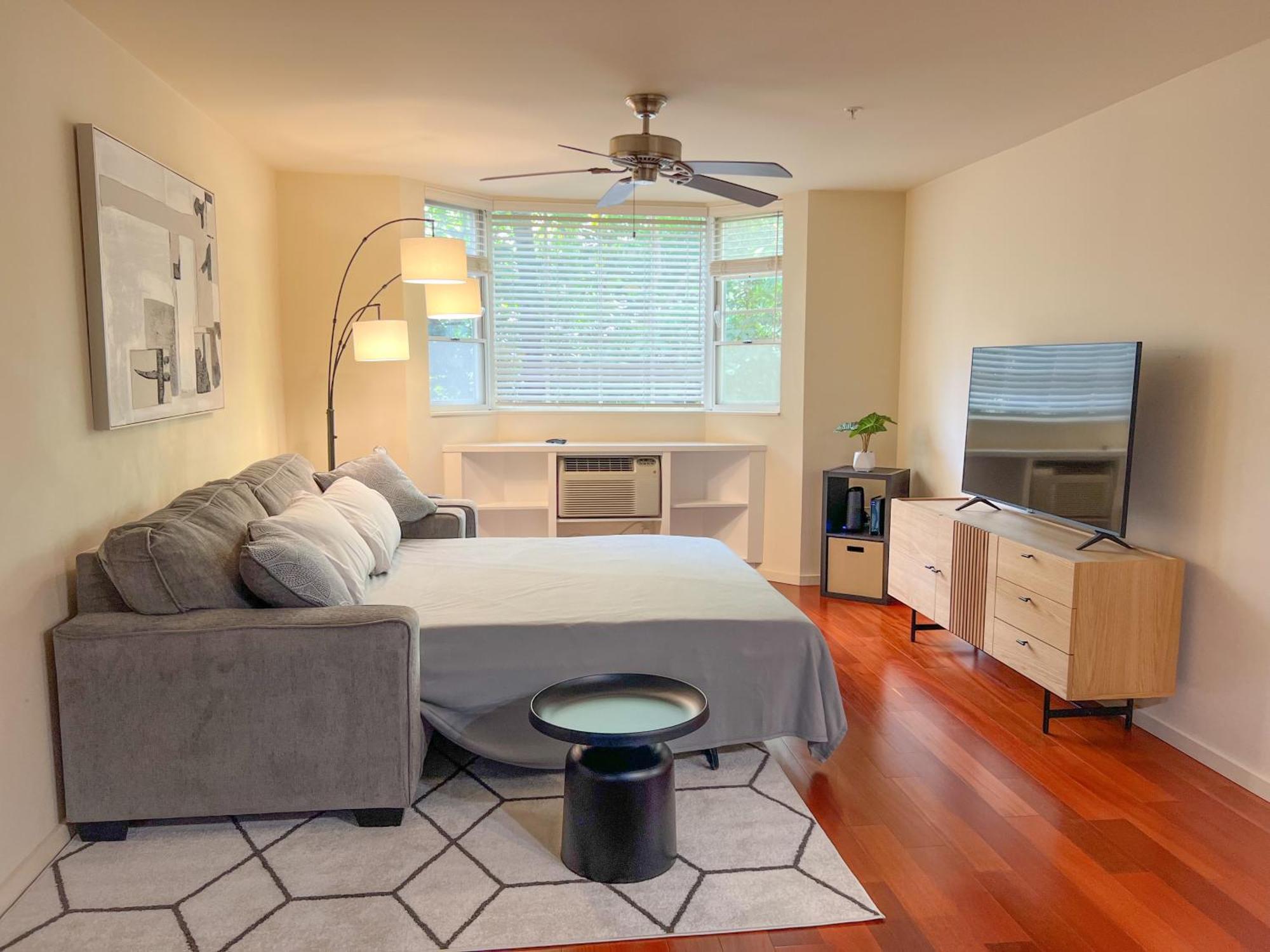 Tranquil Getaway At Waikiki Cove Apartment