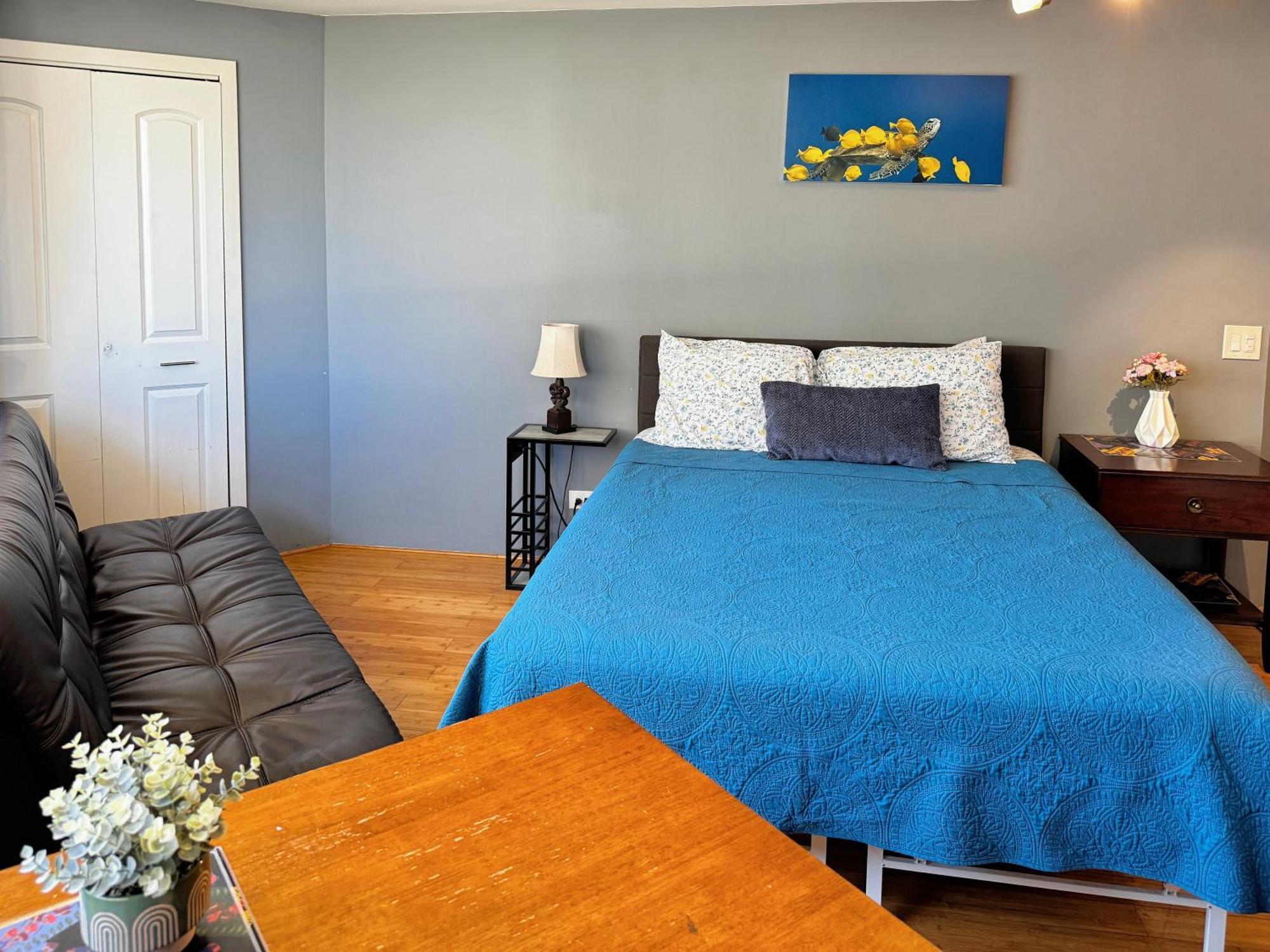 Spacious W/ Parking, Beach/mall/park Apartment Honolulu