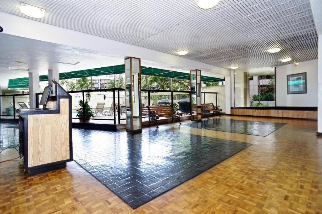 2 Bedroom Waikiki Sleeps 6 Free Parking *