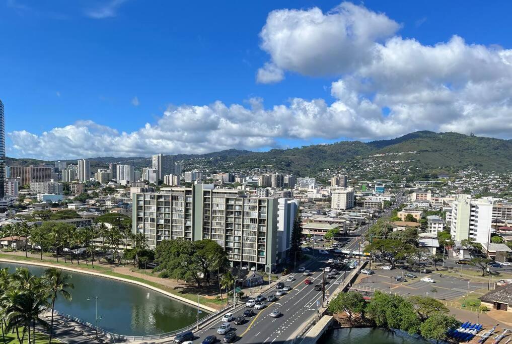 2 Bedroom Waikiki Sleeps 6 Free Parking