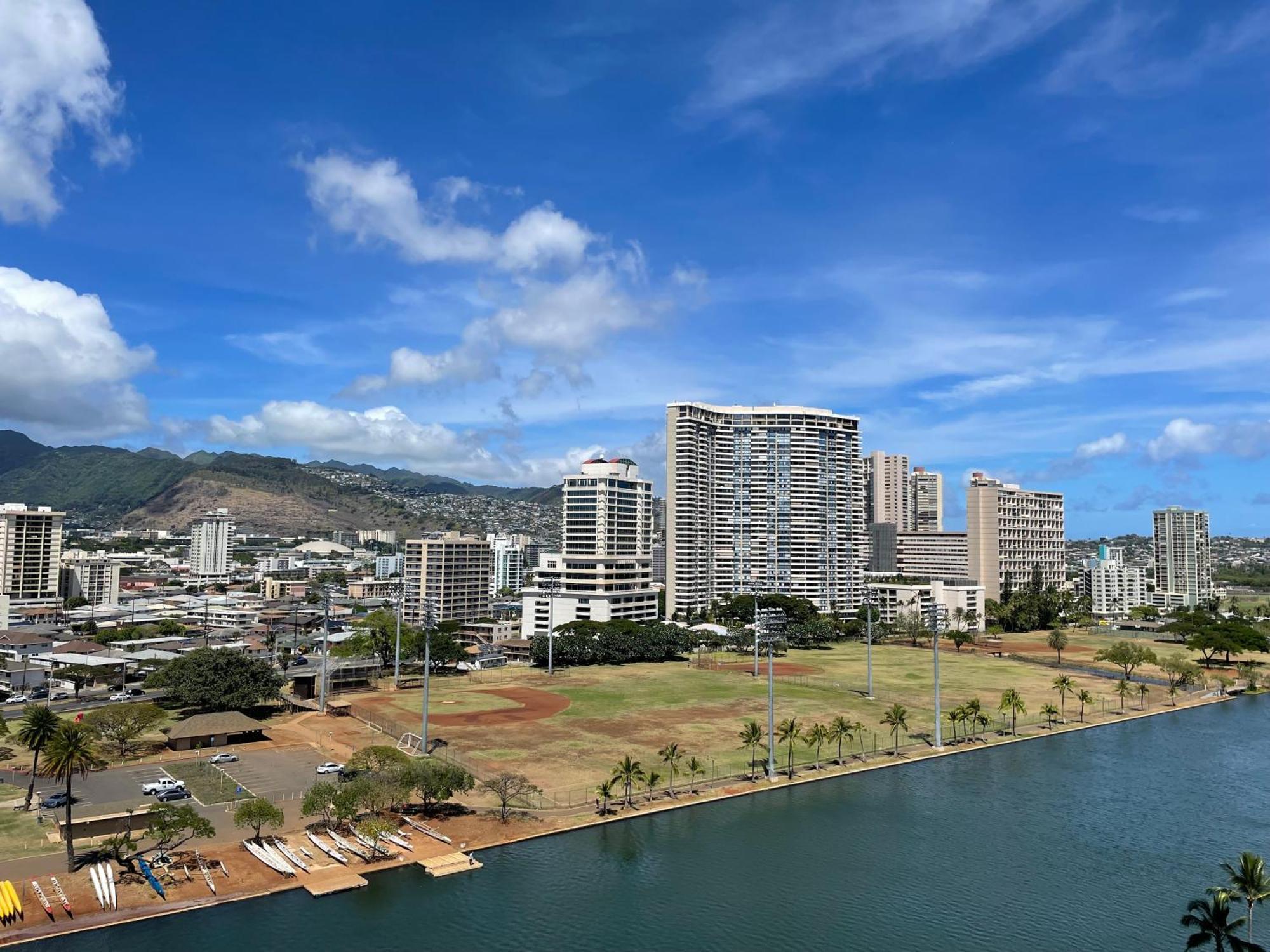 Apartment Free Parking, 2 Bedroom Waikiki Sleeps 6 Honolulu