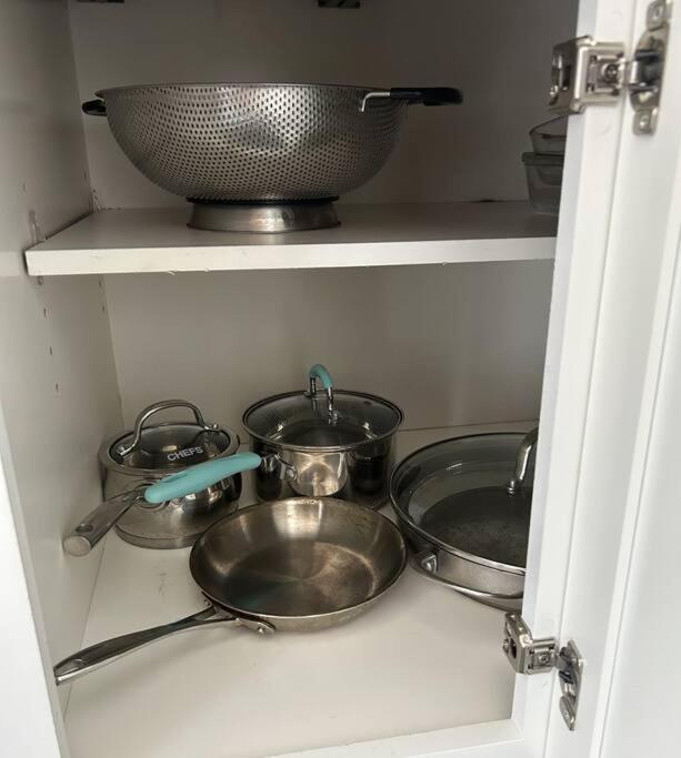 Free Parking, 2 Bedroom Waikiki Sleeps 6 Honolulu