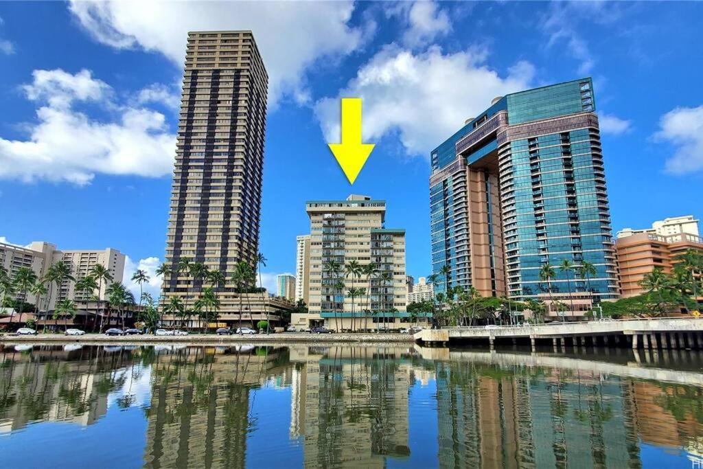 Free Parking, 2 Bedroom Waikiki Sleeps 6