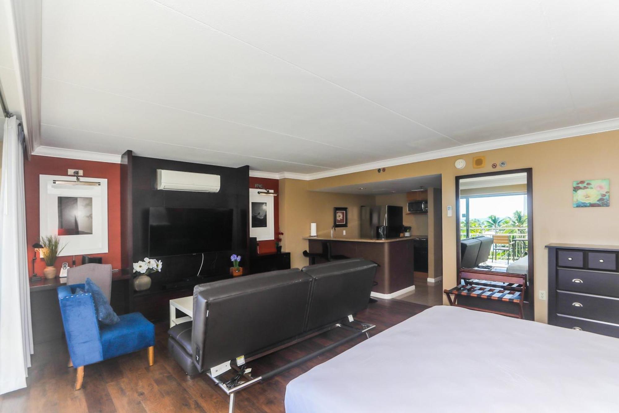 Ilikai Tower One Bedroom Harbor View