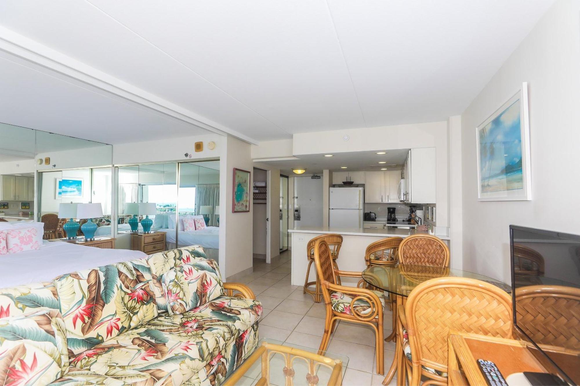Ilikai Tower One Bedroom Harbor View