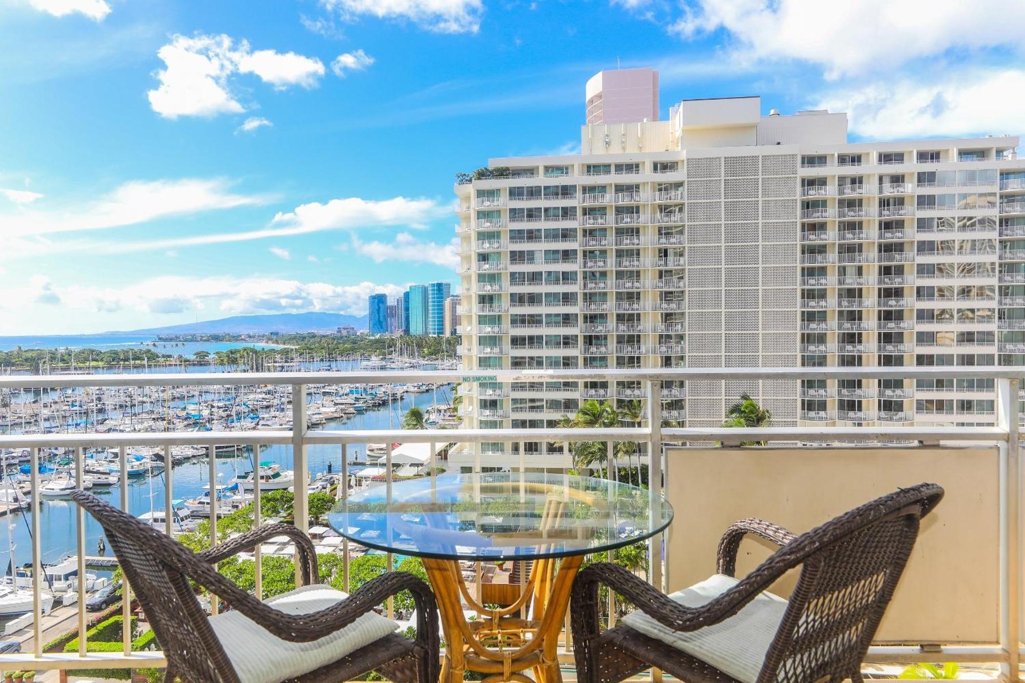 Ilikai Tower One Bedroom Harbor View Apartment