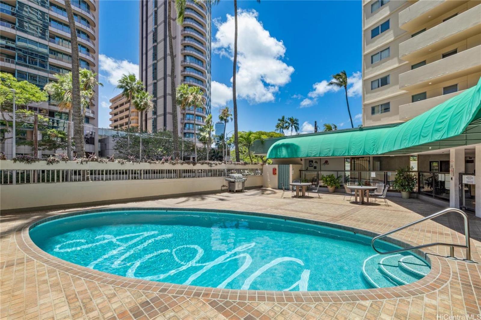 Free Parking, 2 Bedroom Waikiki Sleeps 6 * Honolulu