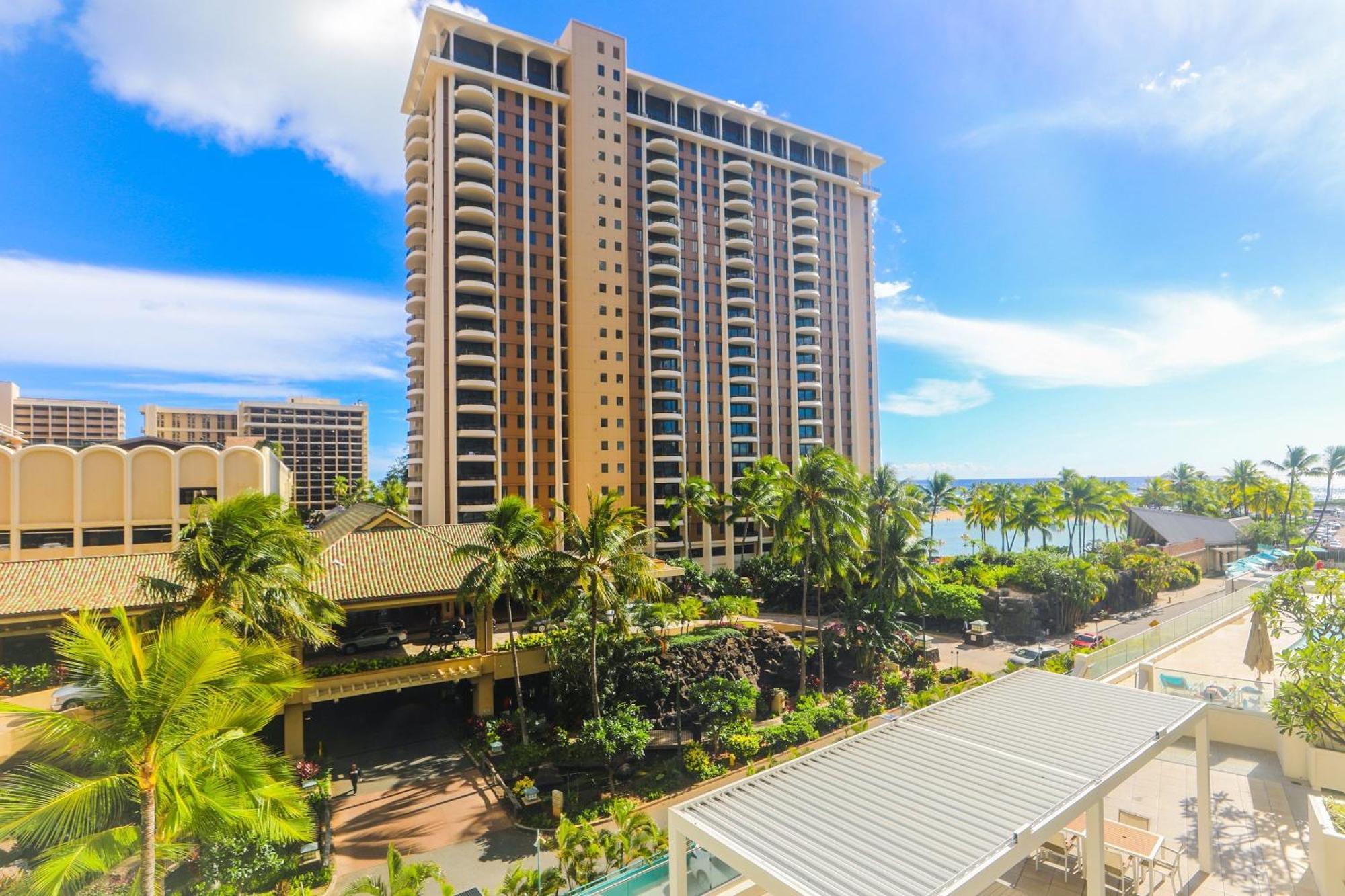 Ilikai Tower One Bedroom Harbor View
