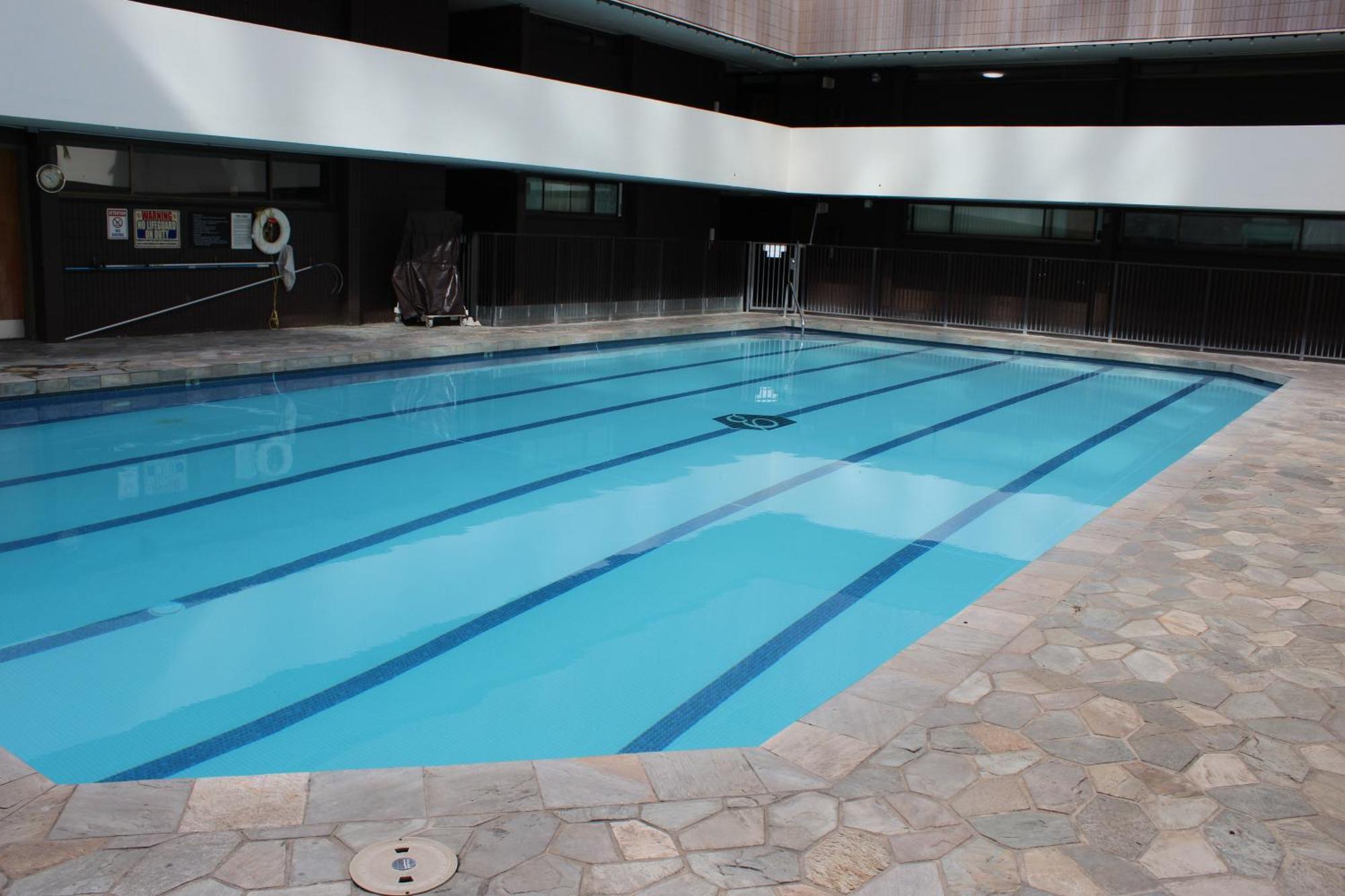 Apartment Executive Center 1 Bd With Parking