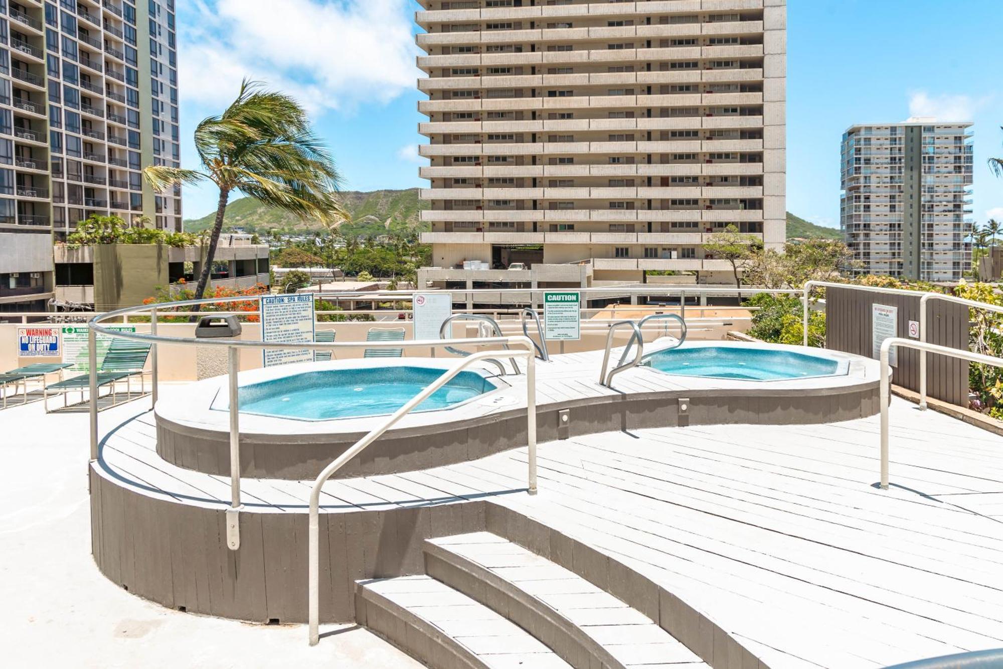 Waikiki Banyan Fabulous Ocean View With Free Parking