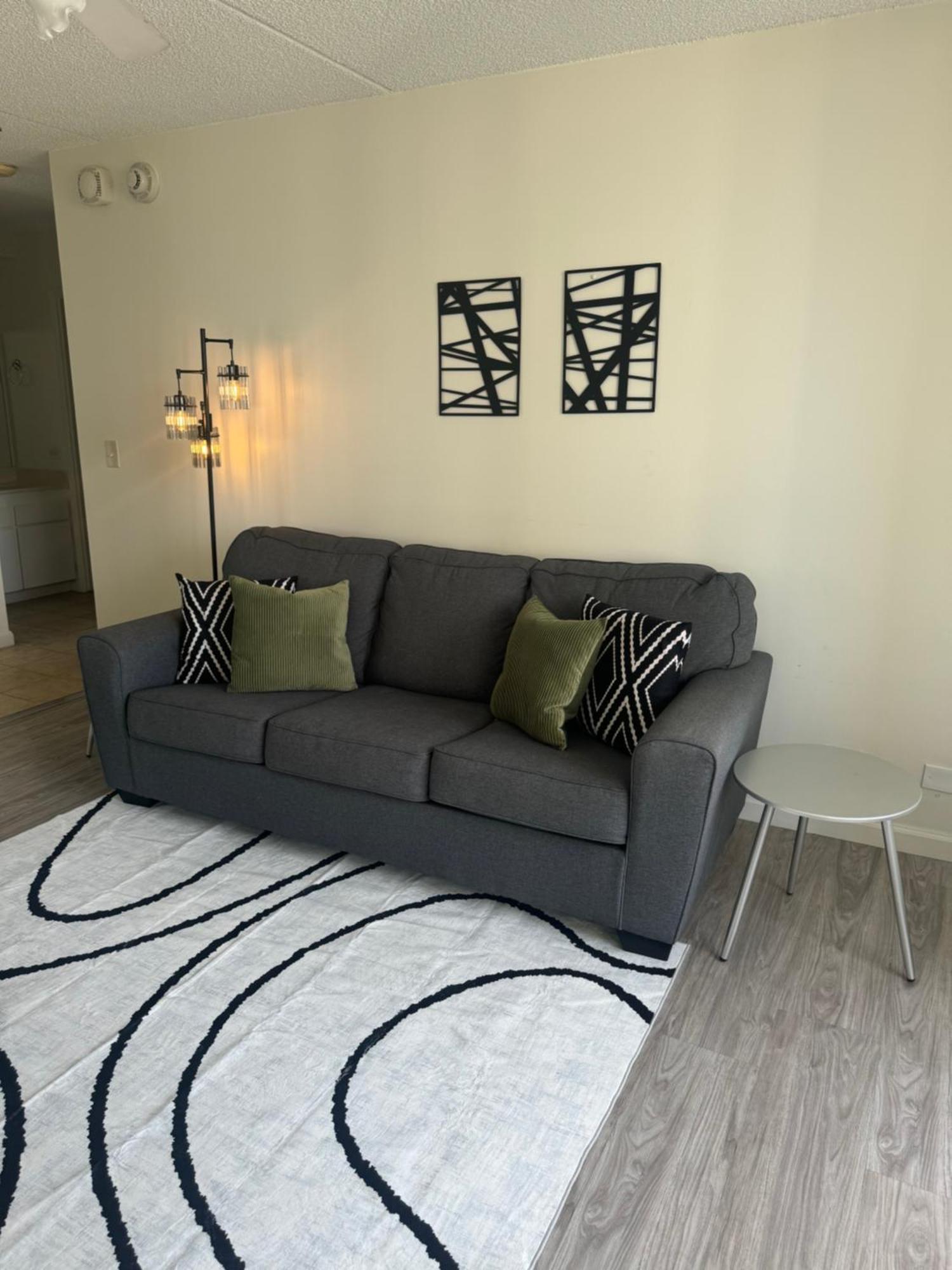 1505- Heart Of Waikiki With Kitchen - Free Parking - King Bed - Corner Unit - Mountain View Unit Apartment