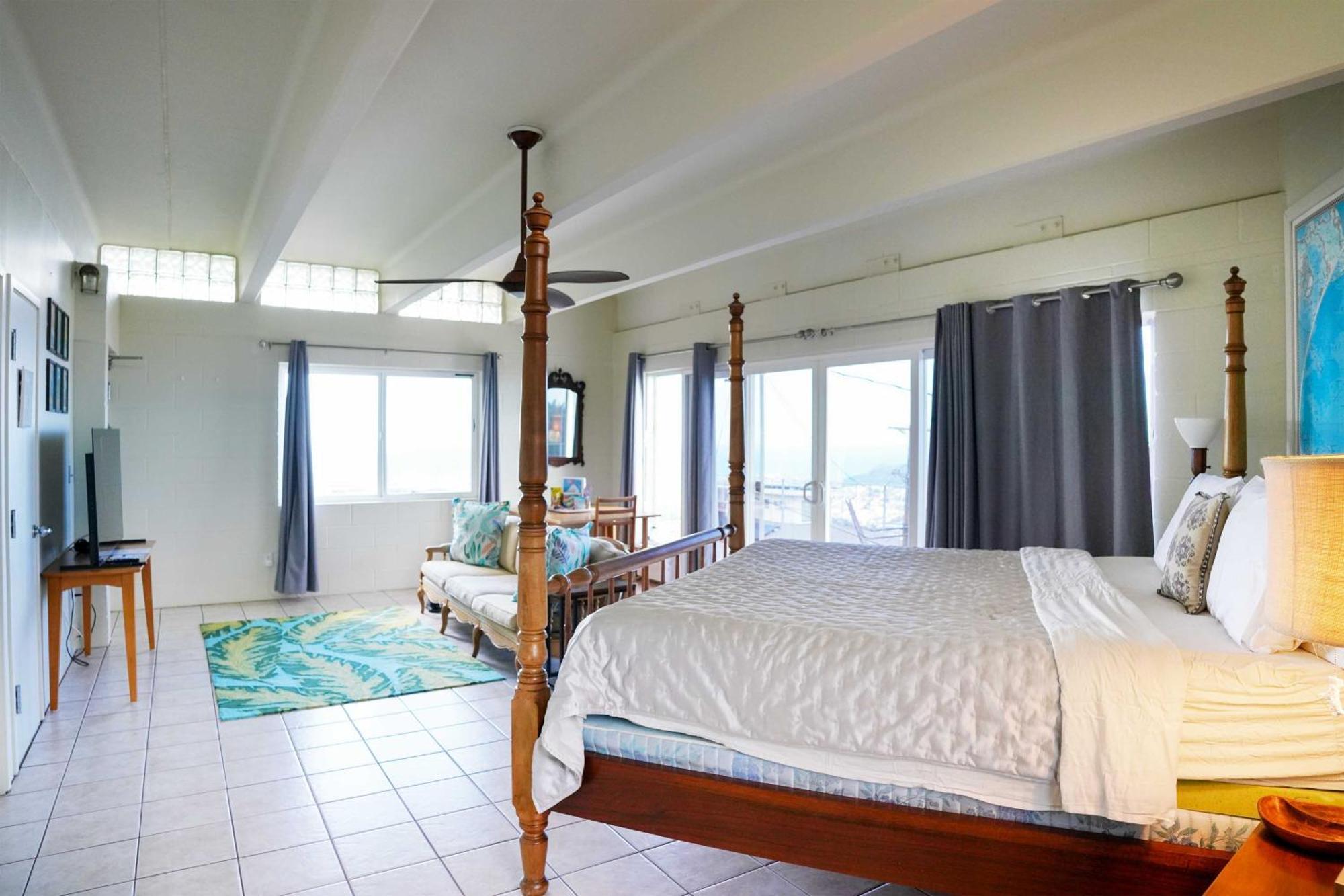 Apartment Hideaway With Balcony And Ocean View! Honolulu