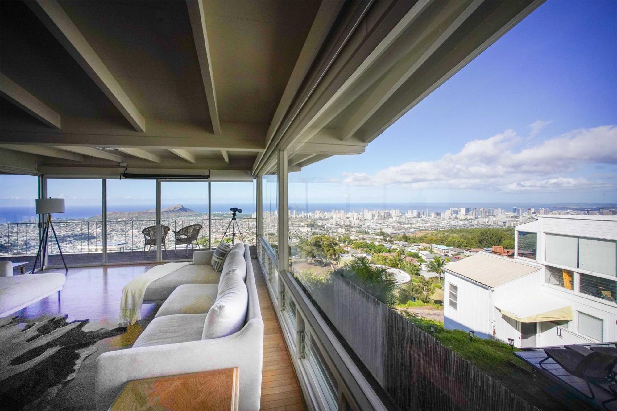 Breezy Ocean And Skyline Views Holiday home Honolulu