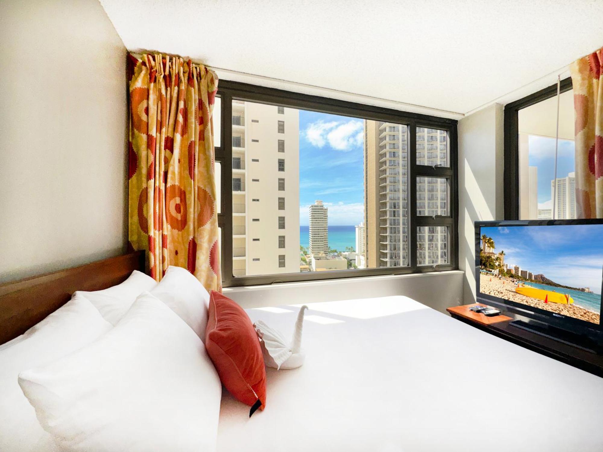 1br Oceanview Condo, Near Waikiki With Parking Apartment Honolulu