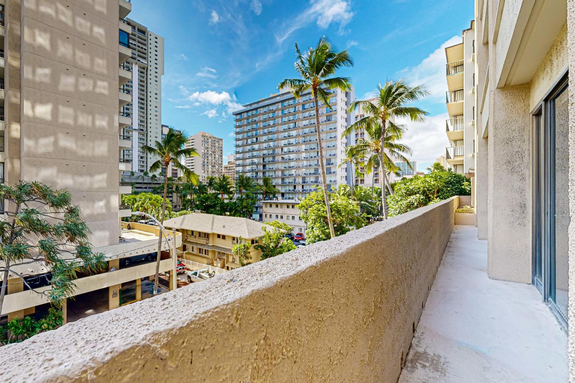 Aloha Towers 503 - 30 Night Minimum Apartment Honolulu