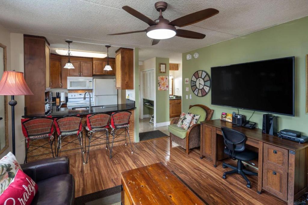Heart Of Waikiki,1bdrm,free Parking, Wifi,no Fees,youtube,netflix ! Holiday home *