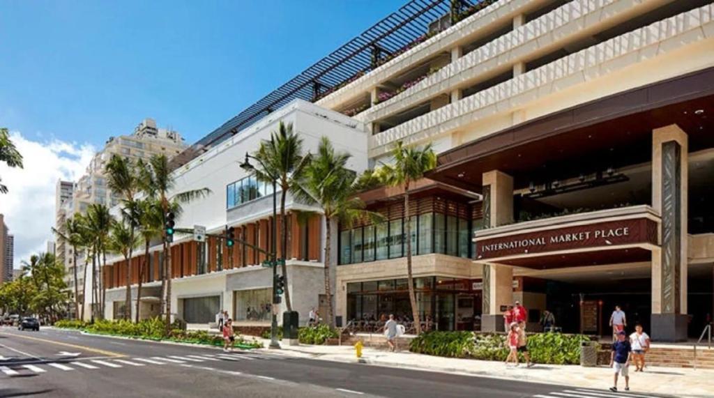 Heart Of Waikiki,1bdrm,free Parking, Wifi,no Fees,youtube,netflix ! *
