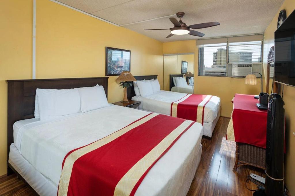 Heart Of Waikiki,1bdrm,free Parking, Wifi,no Fees,youtube,netflix !