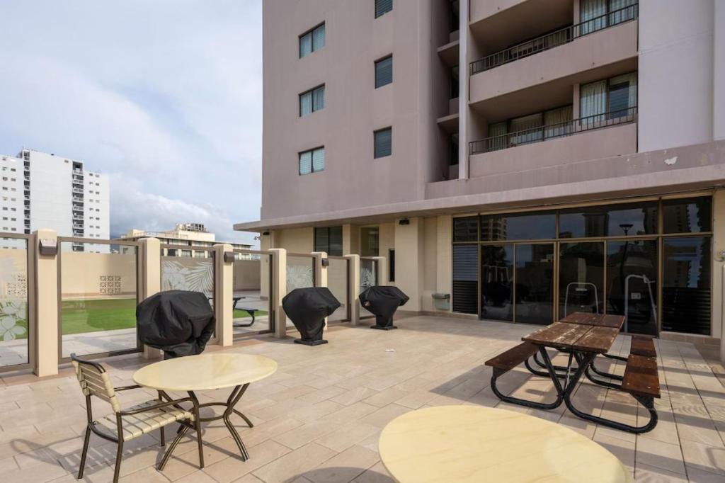 Holiday home Heart Of Waikiki,1bdrm,free Parking, Wifi,no Fees,youtube,netflix !