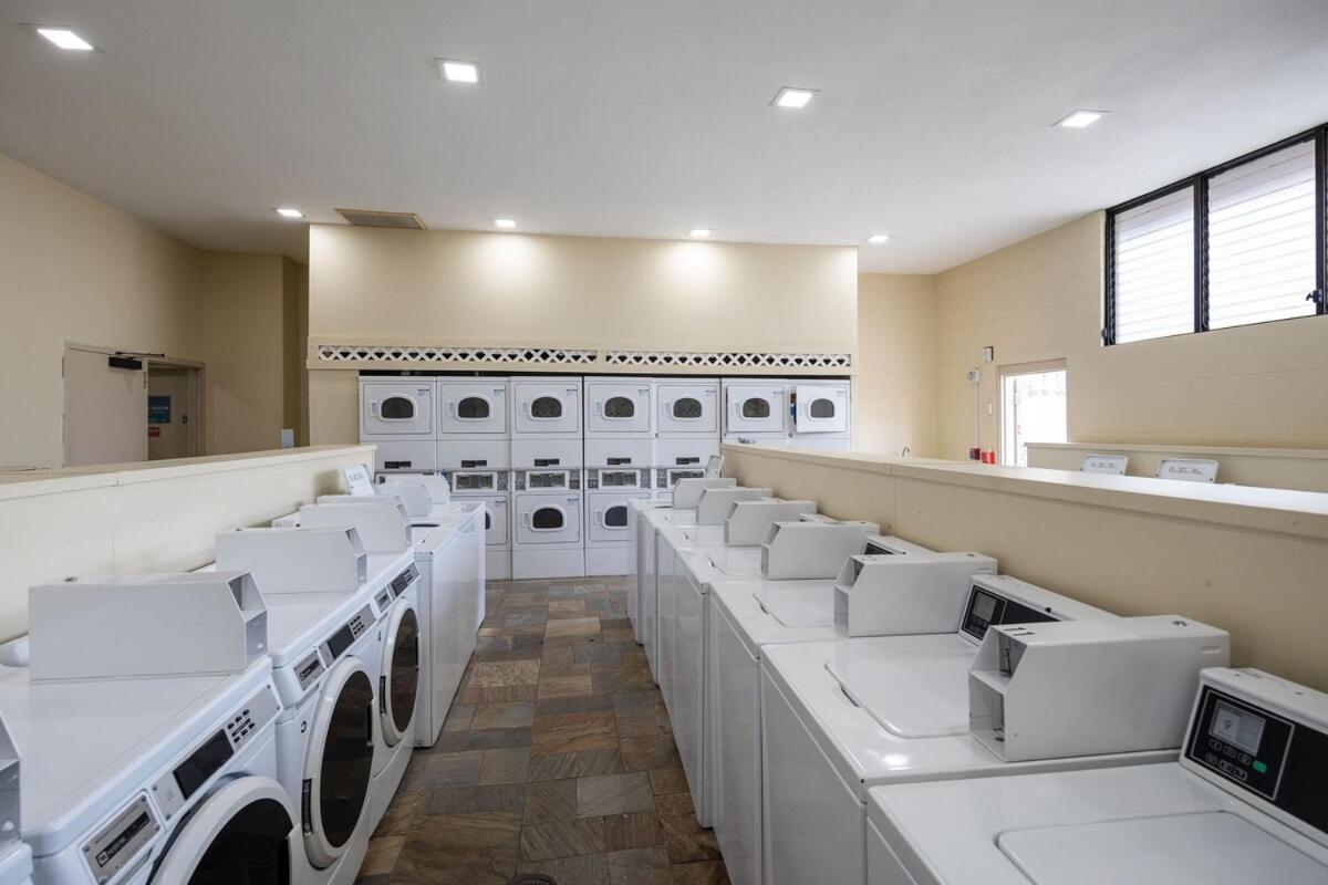 Holiday home Heart Of Waikiki,1bdrm,free Parking, Wifi,no Fees,youtube,netflix ! *