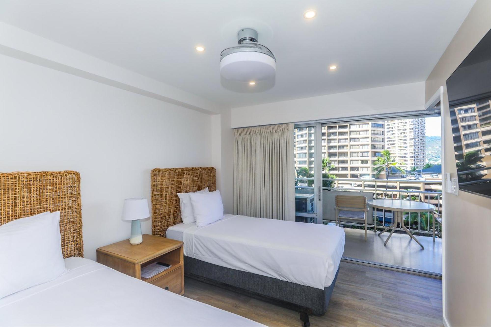 Fully Furnished Ilikai Tower 525 With Free Wifi, Near Waikiki Beaches! Apartment