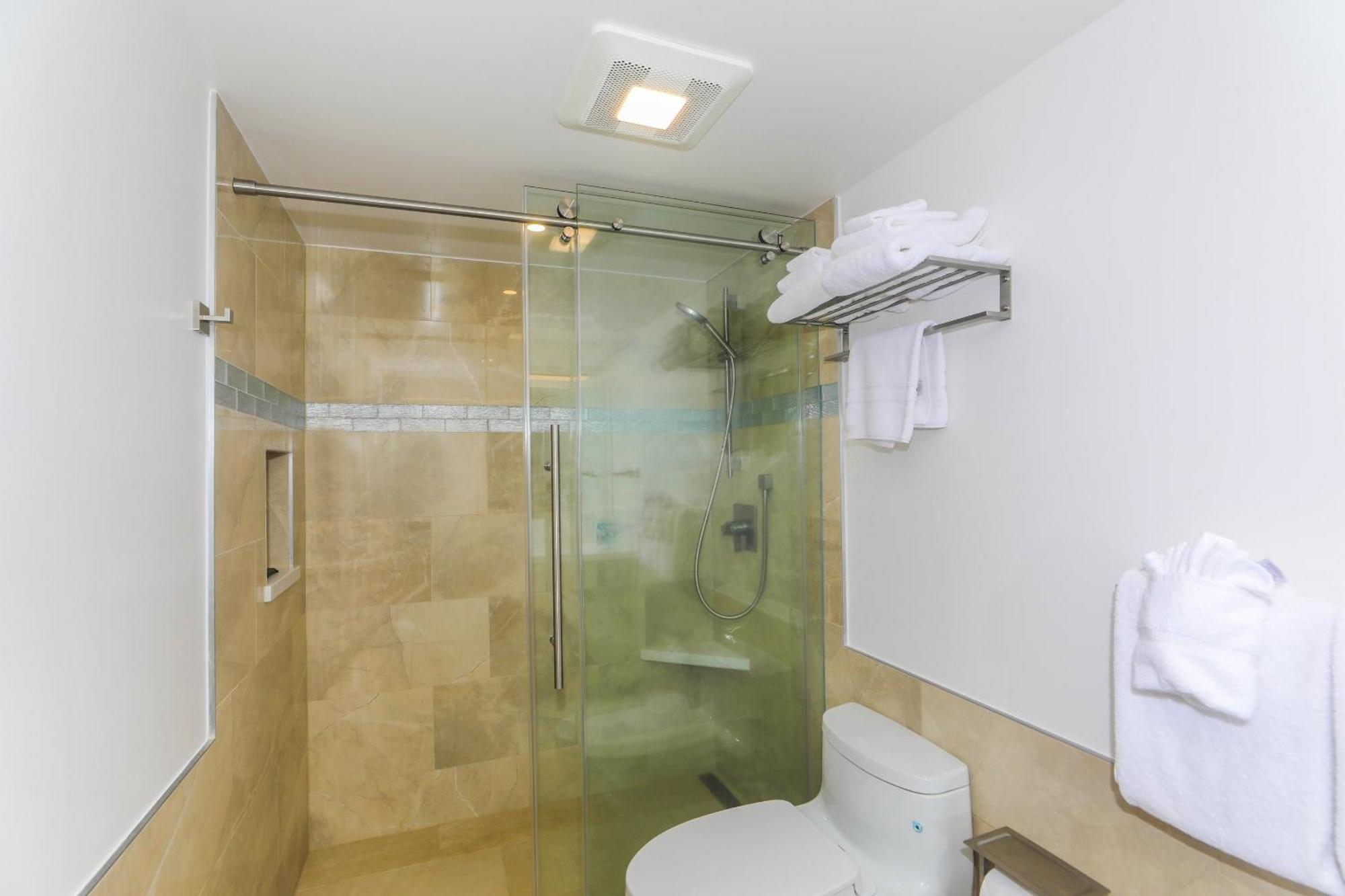 Fully Furnished Ilikai Tower 525 With Free Wifi, Near Waikiki Beaches! Honolulu