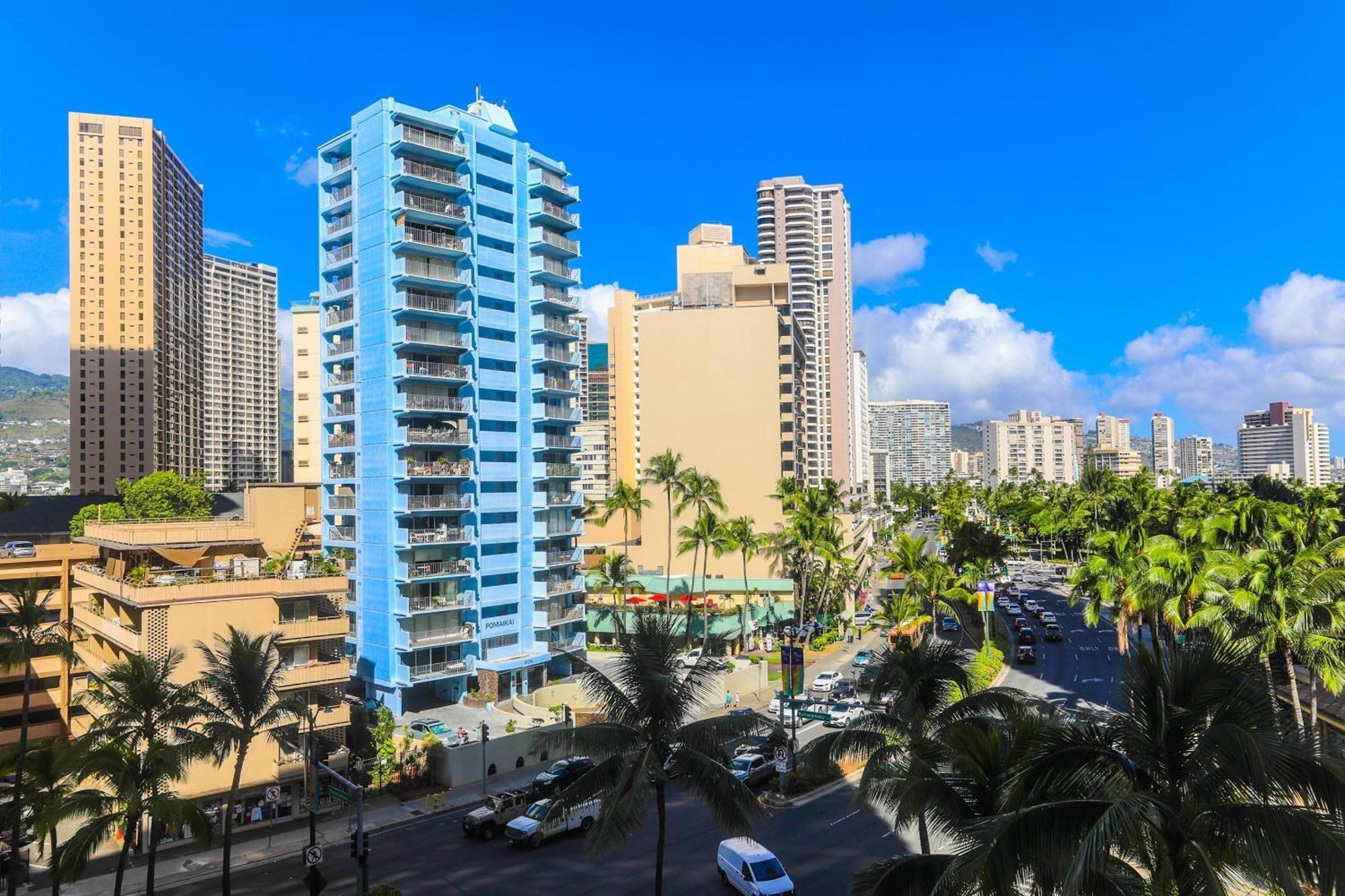 Fully Furnished Ilikai Tower 525 With Free Wifi, Near Waikiki Beaches! *