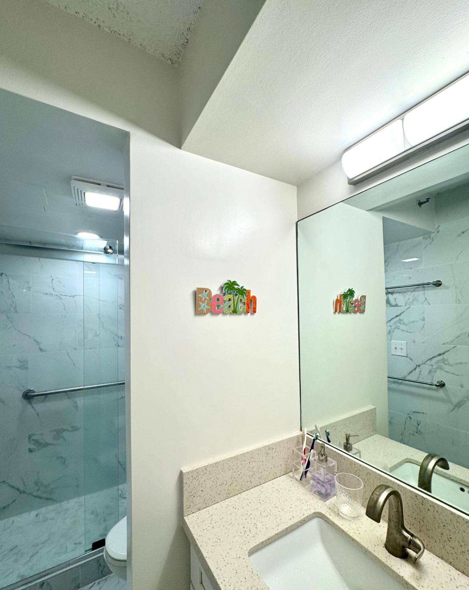 Free Parking, Pool, Sauna, Spa, Wifi, Bbq, Ac - Waikiki Banyan
