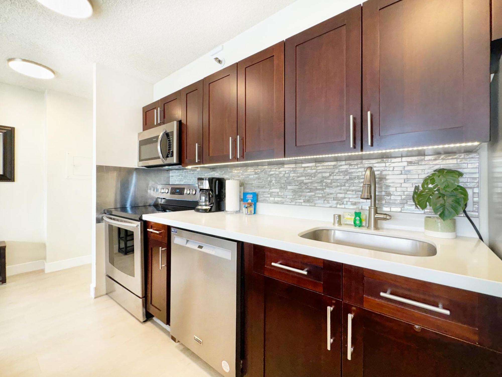 Breathtaking Ocean View 1 Bedroom With Free Parking! Honolulu
