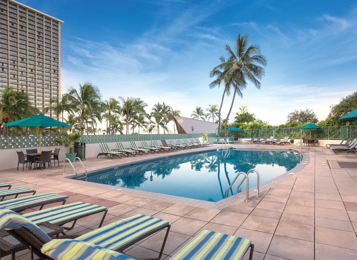 Panoramic Oceanview - Full Kitchen In Each Room, 2 Swimming Pools, Onsite Restaurants, Fireworks Every Friday Honolulu
