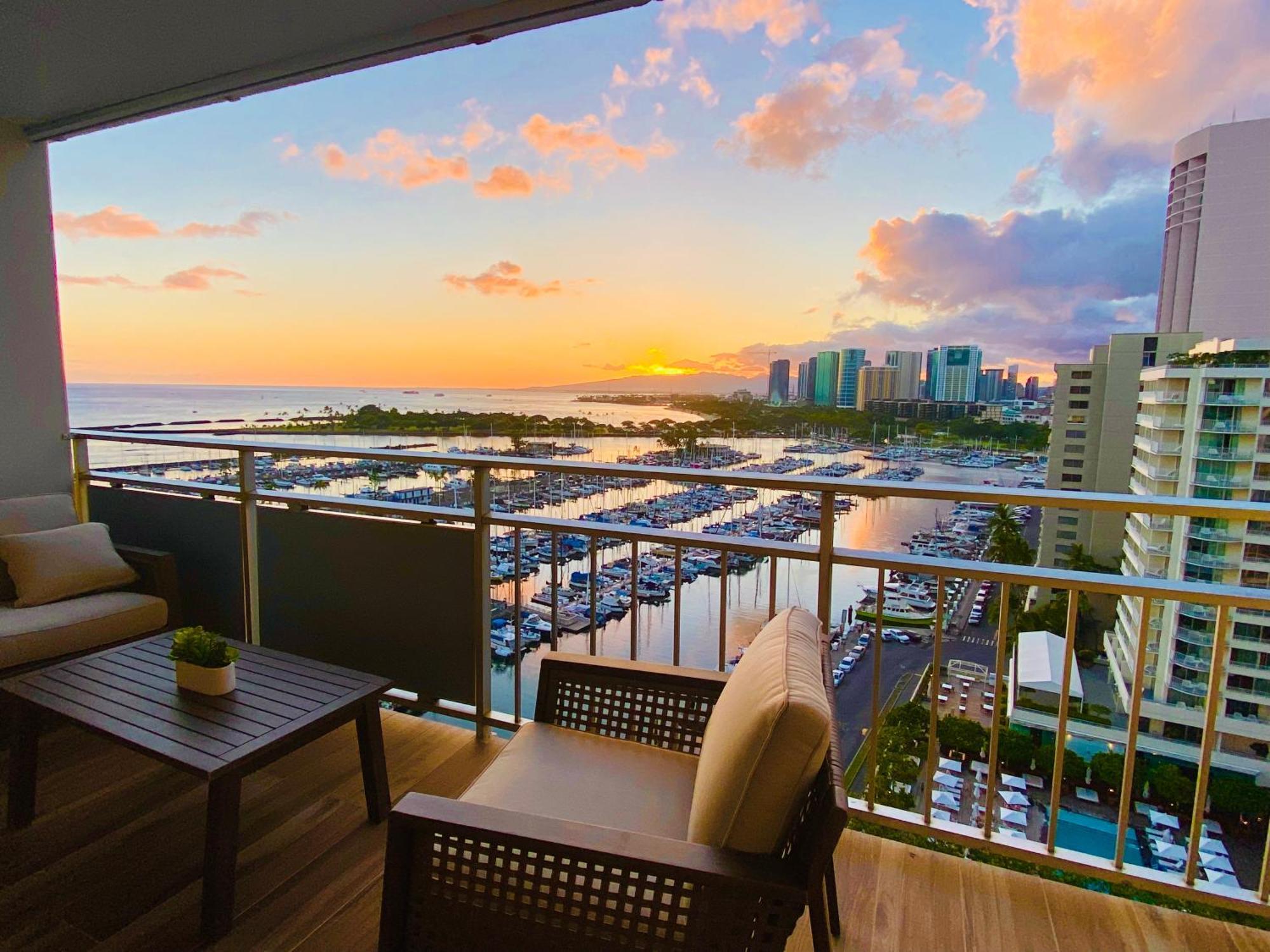 Panoramic Oceanview - Full Kitchen In Each Room, 2 Swimming Pools, Onsite Restaurants, Fireworks Every Friday Honolulu
