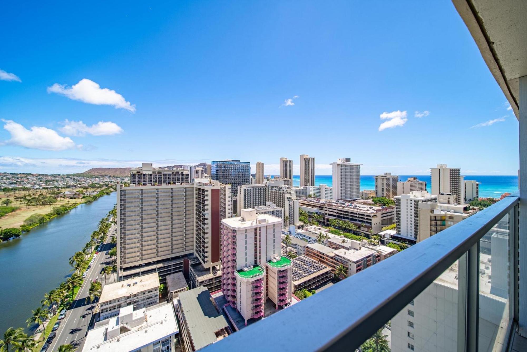 Amazing View Waikiki 28th Floor 1br Family And Group Apartment Honolulu