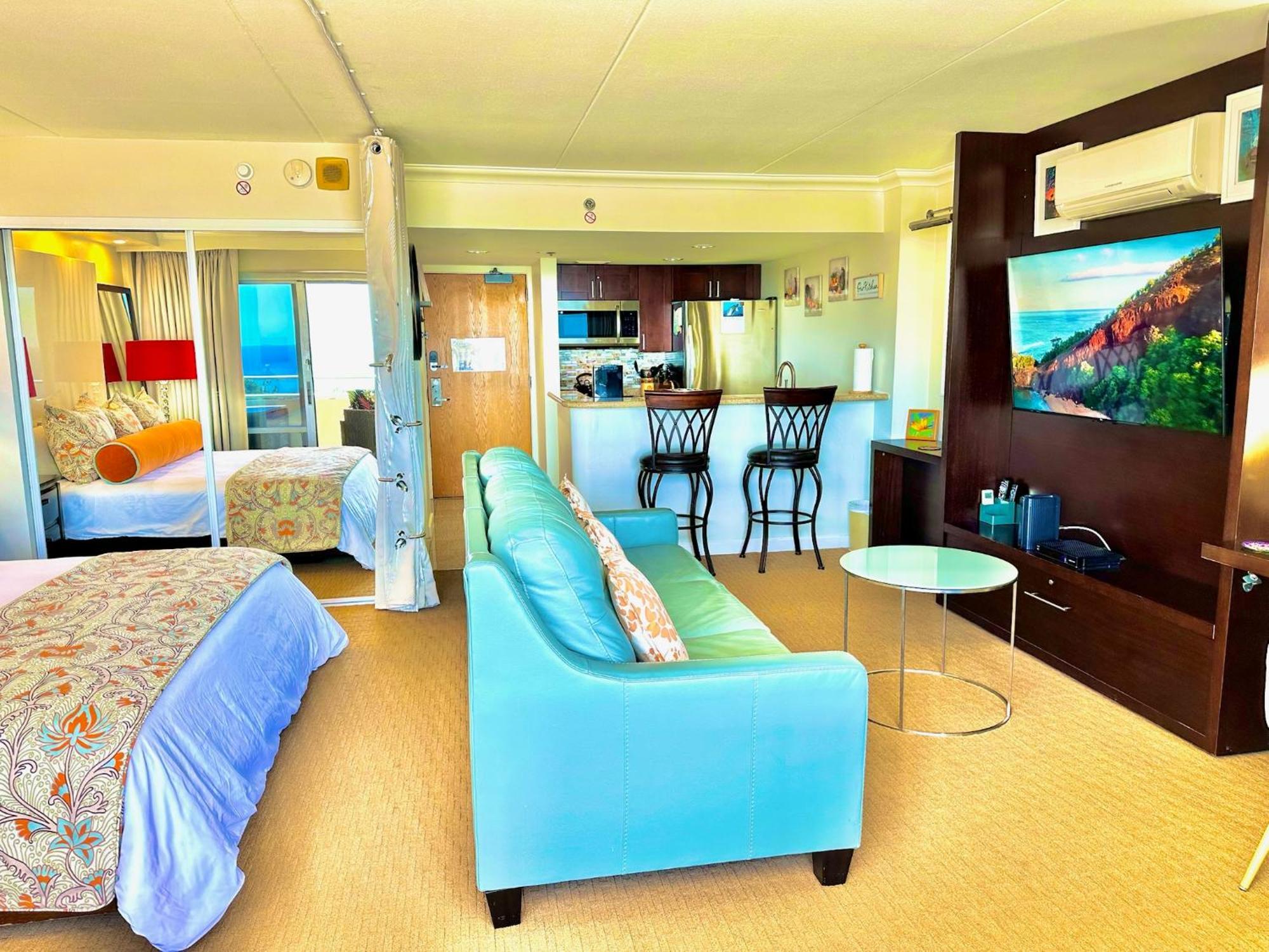 Waikiki Experience! Luxury Oceanview Suite!