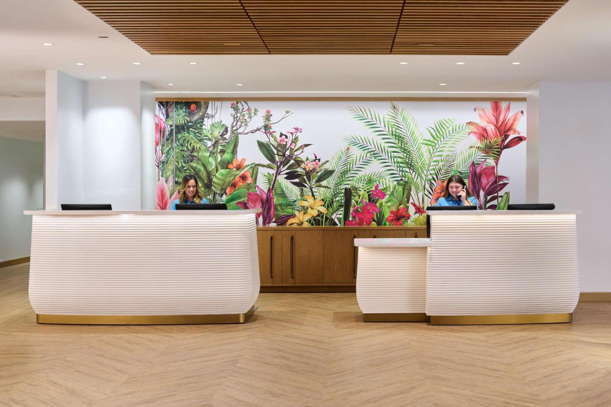 Outrigger Waikiki Paradise Hotel