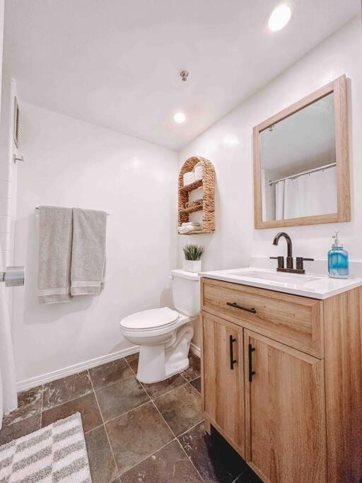 Apartment Studio In Waikiki With Free Parking