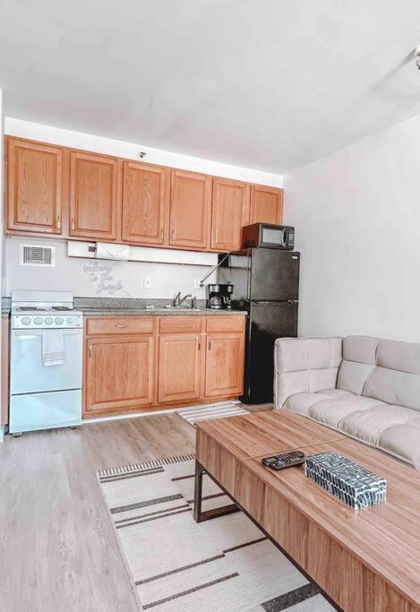Studio In Waikiki With Free Parking Apartment Honolulu