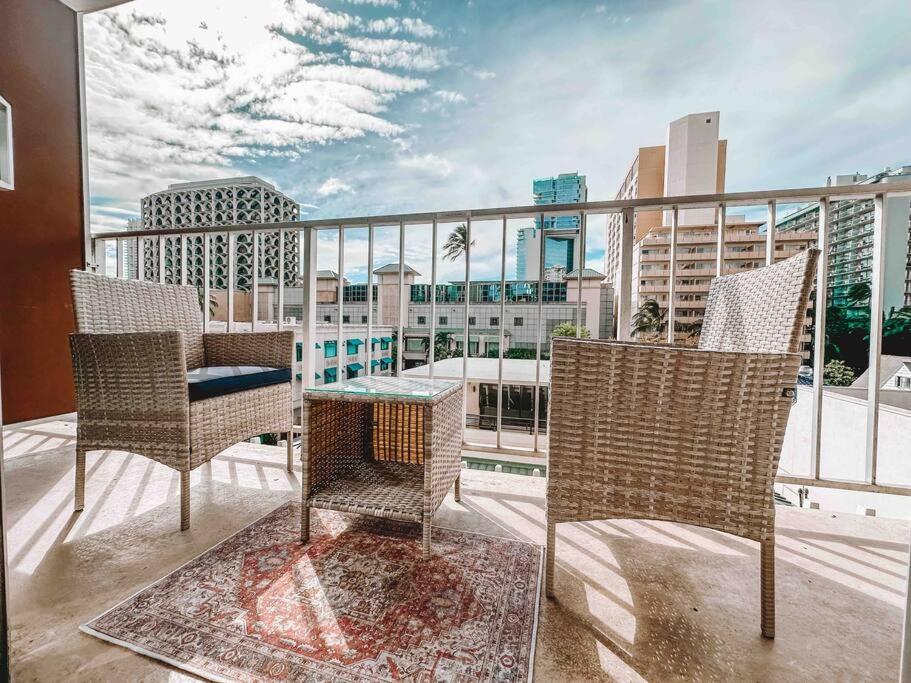 Studio In Waikiki With Free Parking
